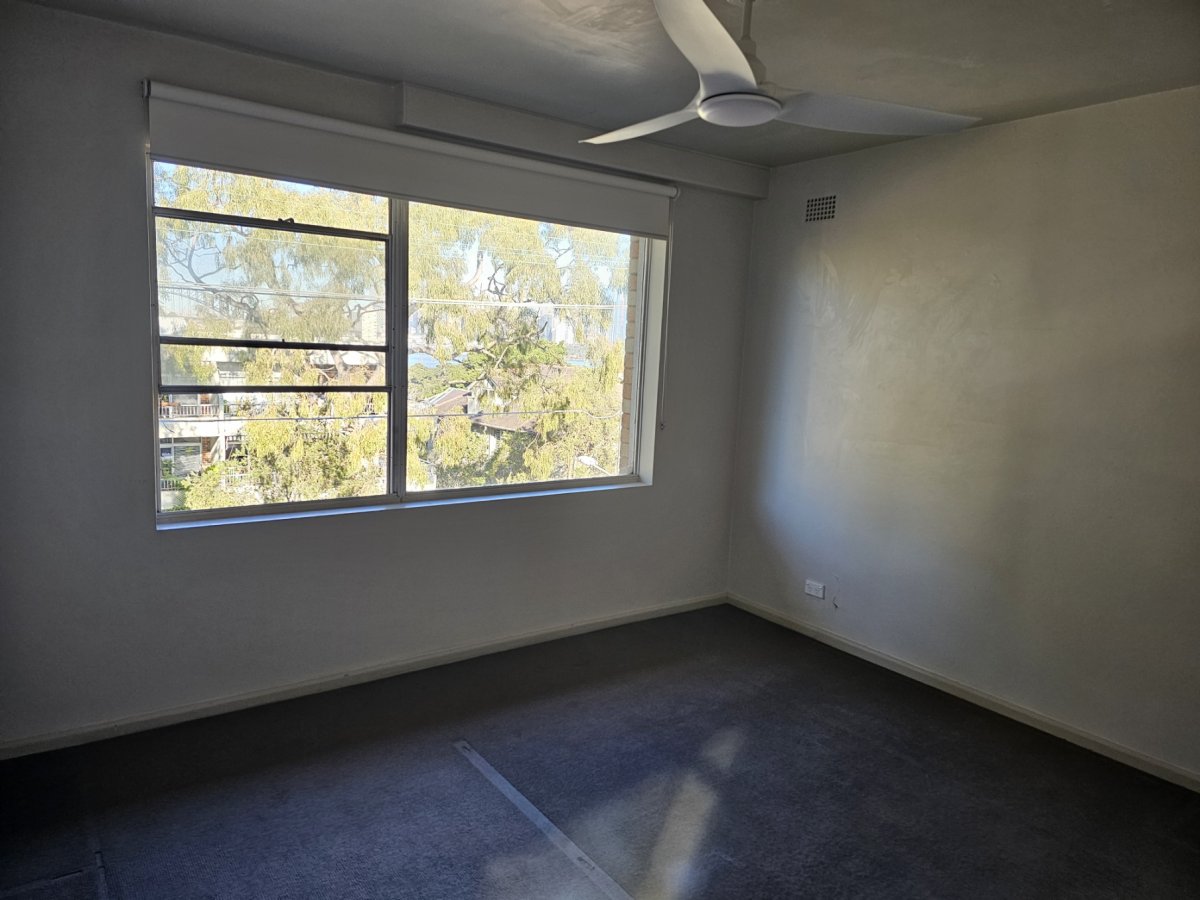 One bedroom in sought after Waverton