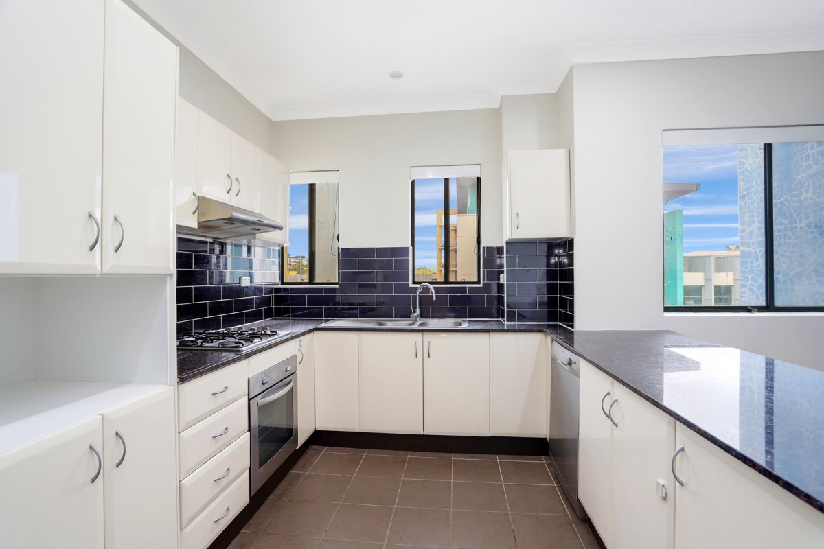 Large Top Floor Apartment in a Great Location